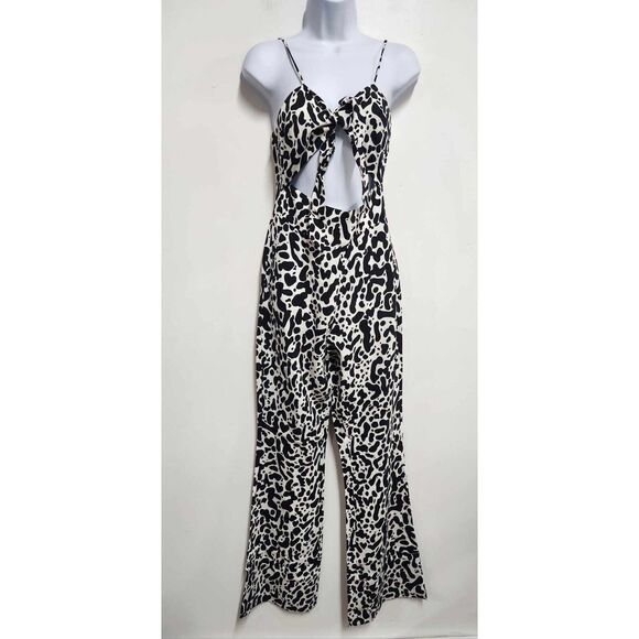 Lita by Ciara Revolve Tie Front Jumpsuit In King Cheetah Print Size S. B29
